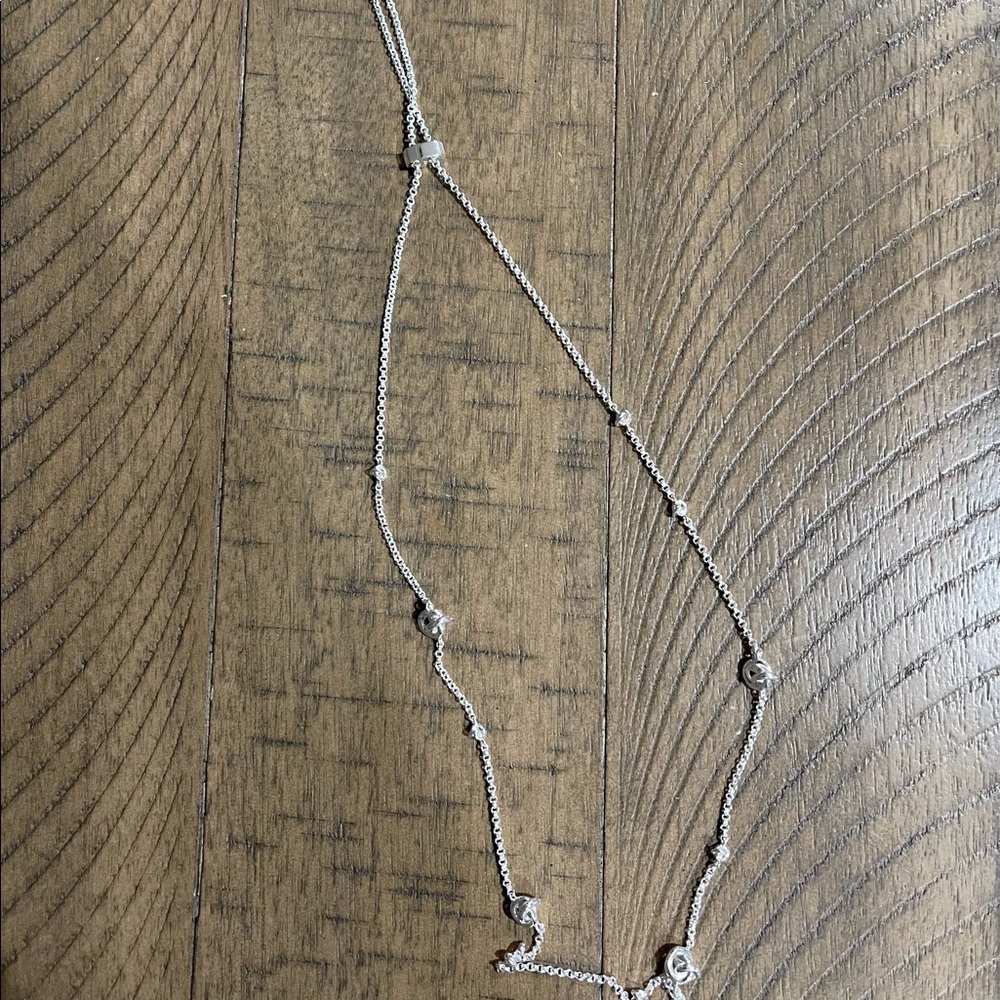Kendra Scott necklace